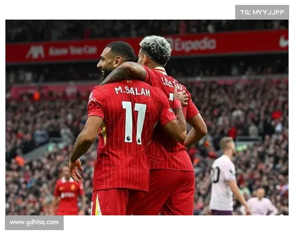 英超新赛季揭幕战激烈开赛 看各大豪门如何角逐冠军荣耀