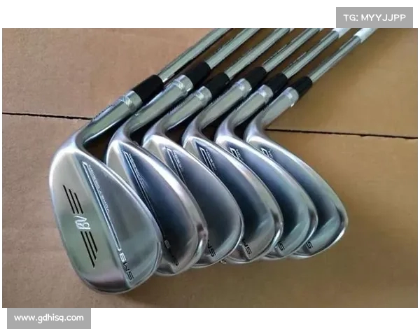 高尔夫球杆的选择与使用技巧解析让你在球场上轻松掌握精准击球秘诀